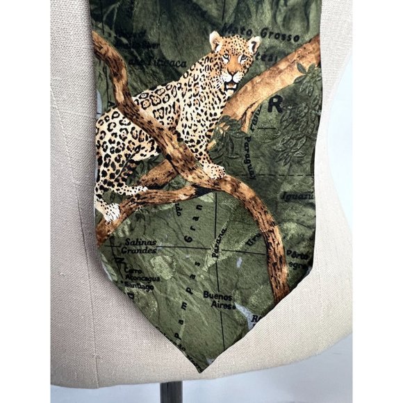 Wembley Endangered Species Made in USA Tie  OS Greens  Animals Silk - Picture 2 of 16